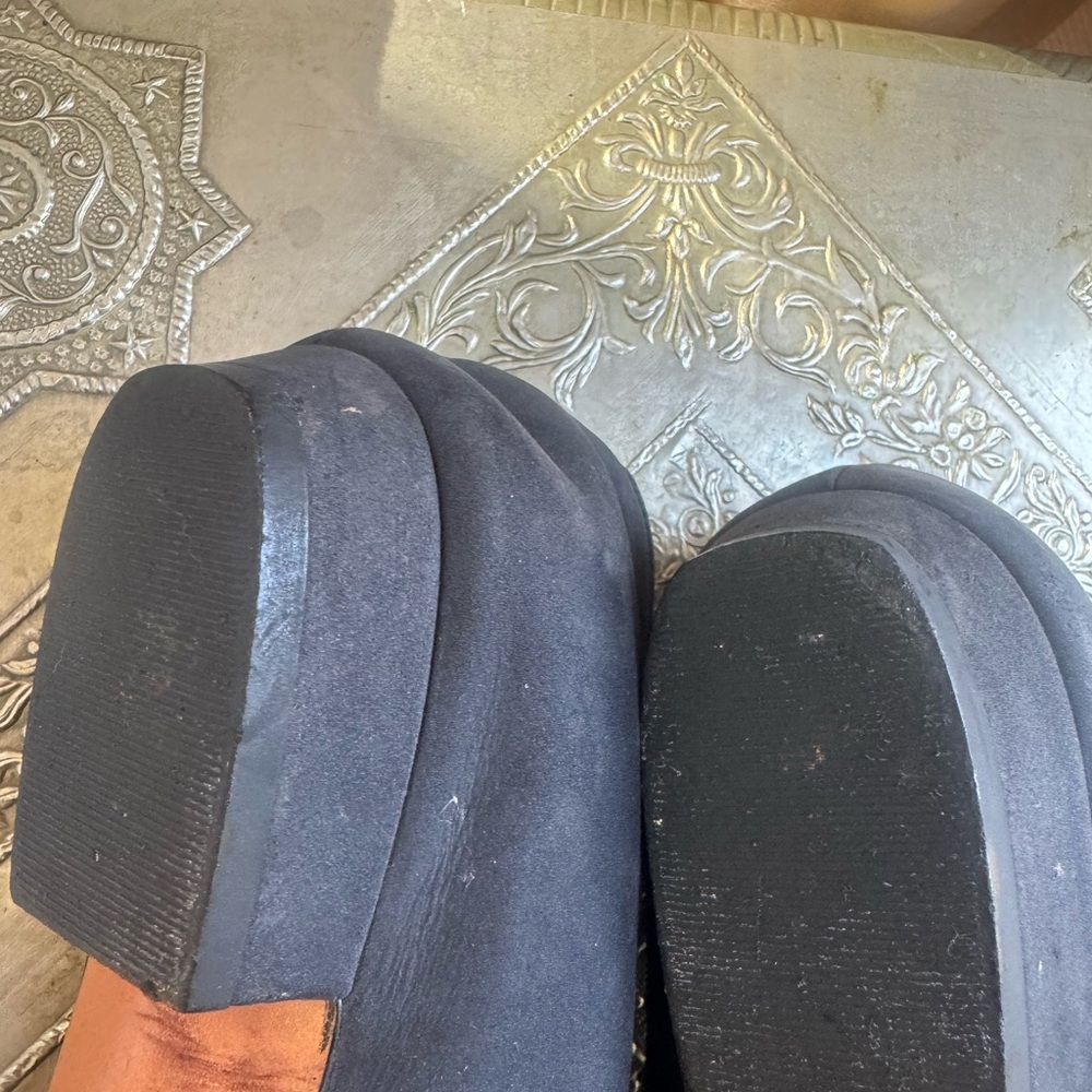 Navy blue Salvatore Ferragamo flats. Size 8 - Picture 2 of 8